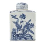 A CHINESE WHITE AND BLUE PORCELAIN TEA CADDY. 20TH CENTURY.