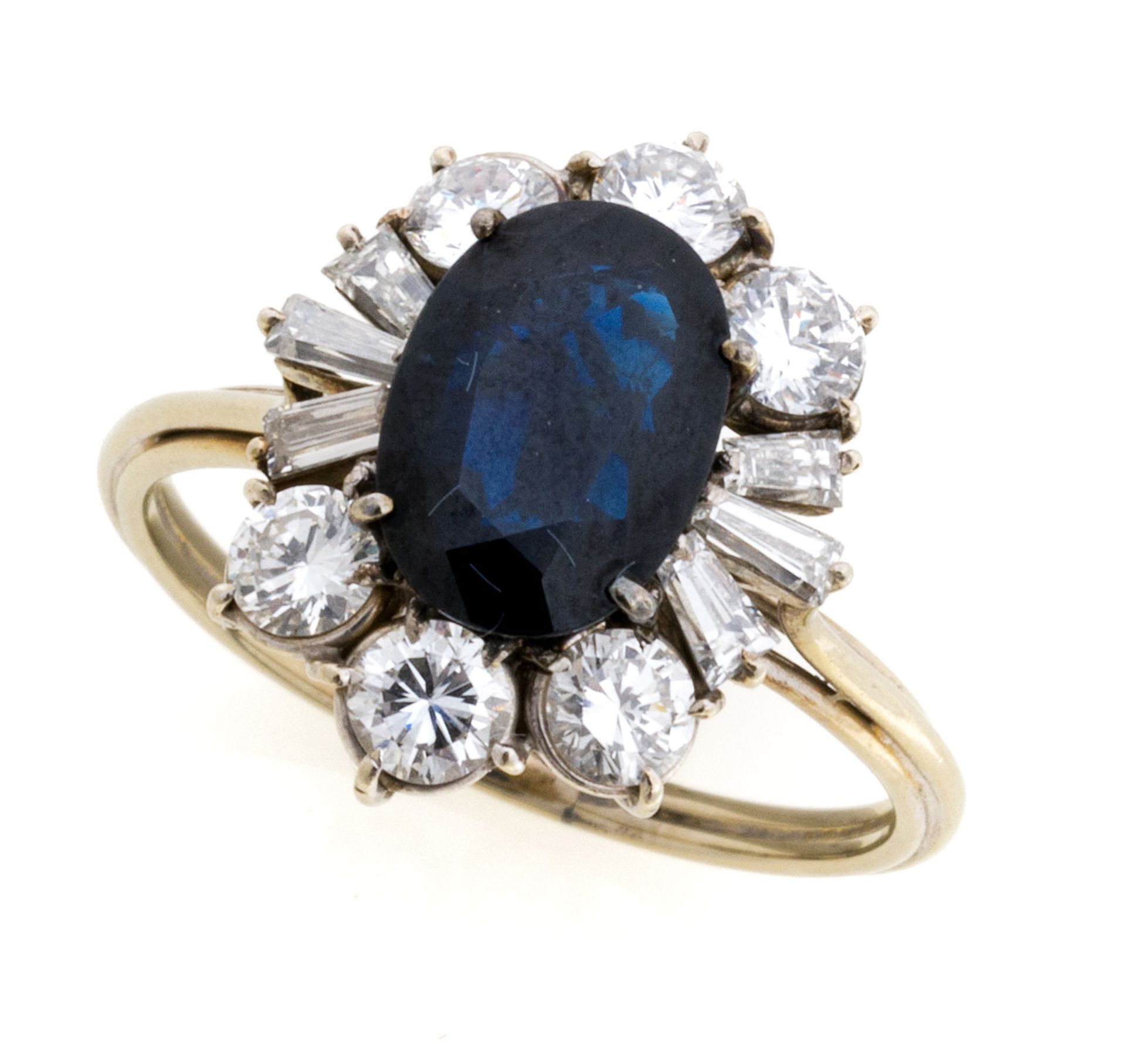 WHITE GOLD RING WITH SAPPHIRE AND DIAMONDS