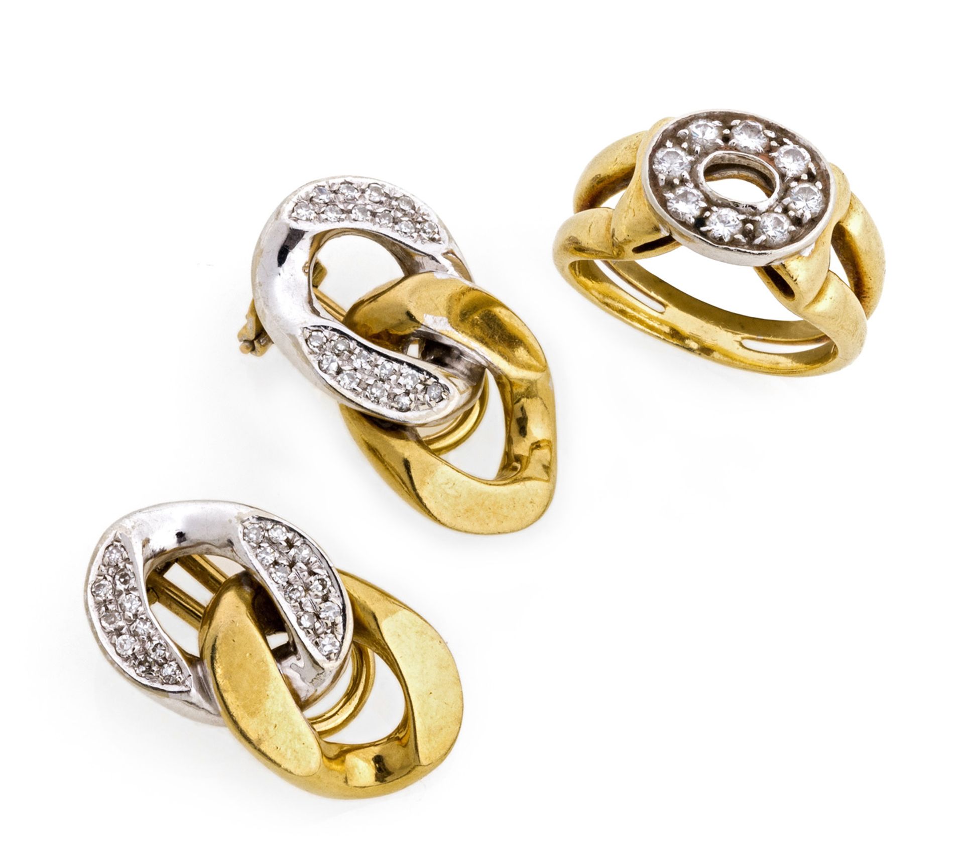 SET OF GOLD EARRINGS AND RING