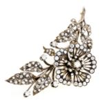 GOLD BROOCH WITH DIAMONDS FROM THE 1930s