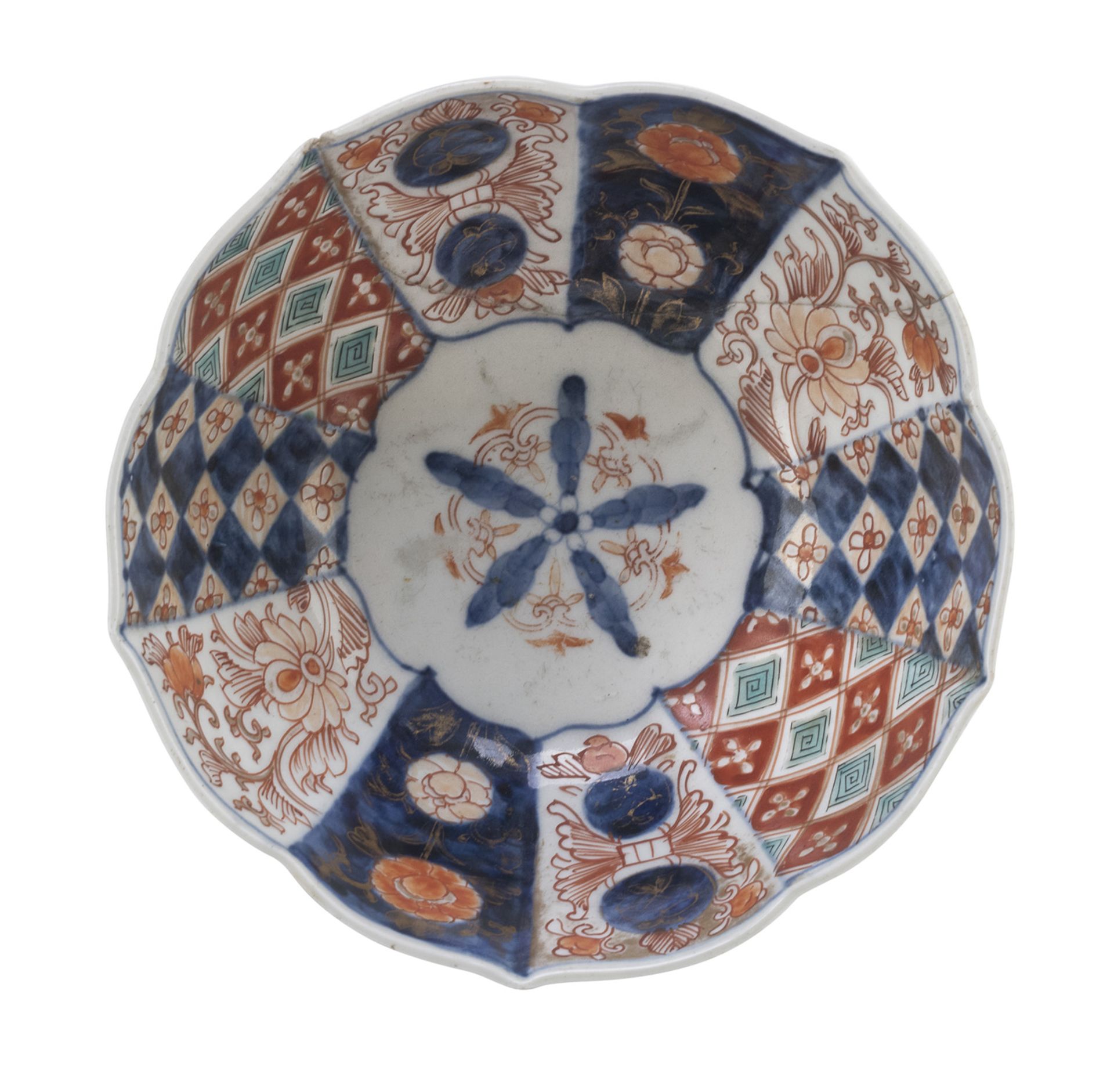 A JAPANESE POLYCHROME PORCELAIN BOWL SECOND HALF 19TH CENTURY. - Image 2 of 2