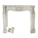 FIREPLACE MANTLE IN WHITE MARBLE EARLY 19TH CENTURY
