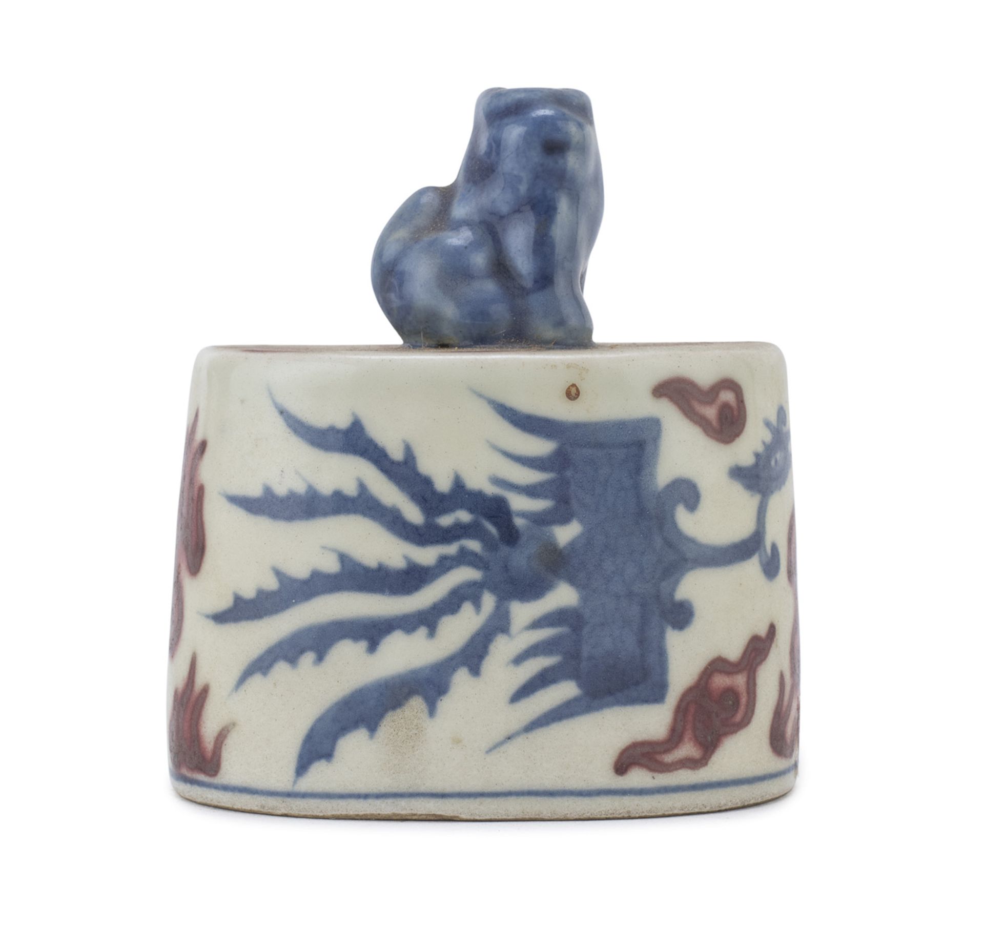 A CHINESE WHITE AND BLUE PORCELAIN SEAL 20TH CENTURY.