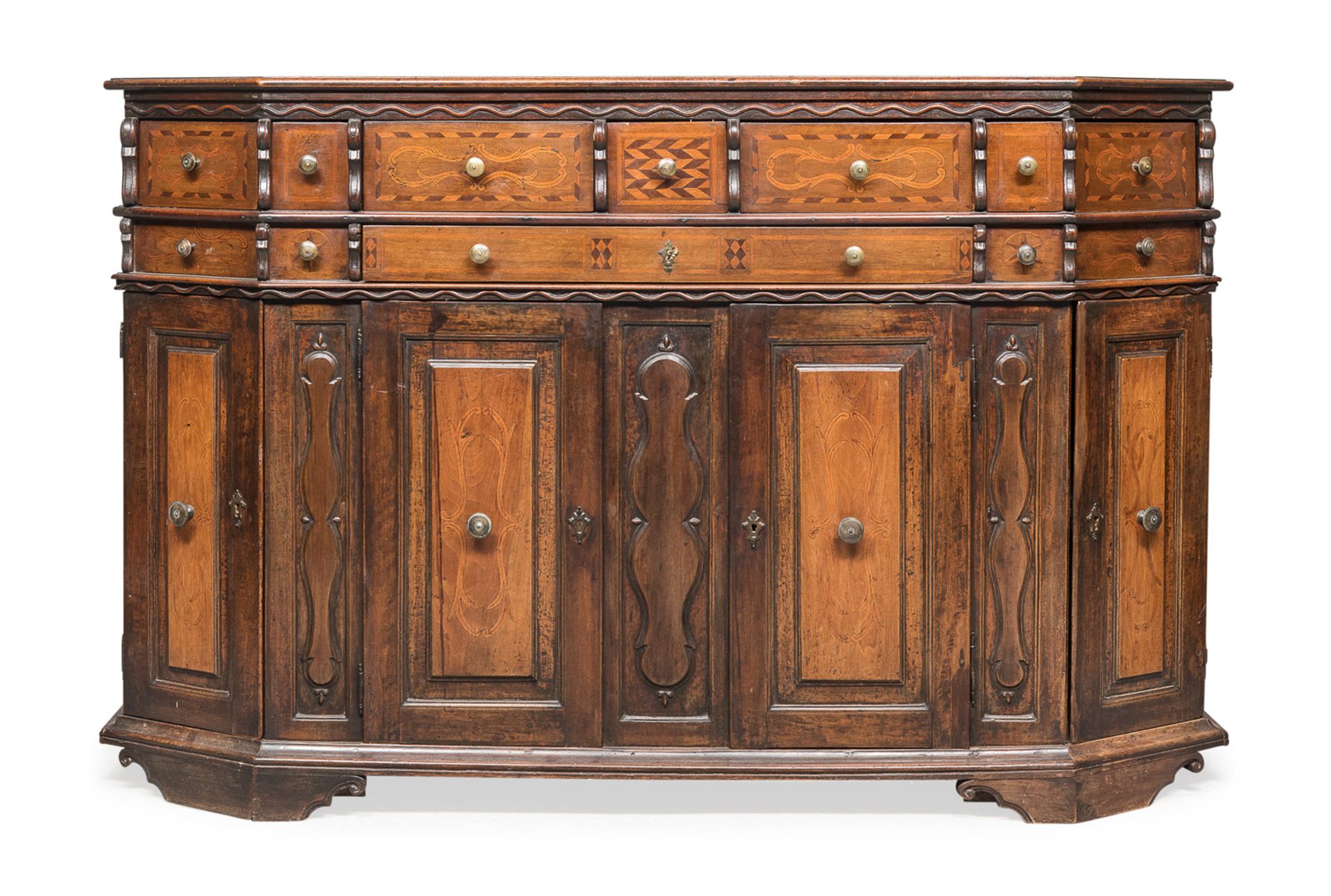 MPORTANT WALNUT SIDEBOARD EMILIA LATE 17TH CENTURY