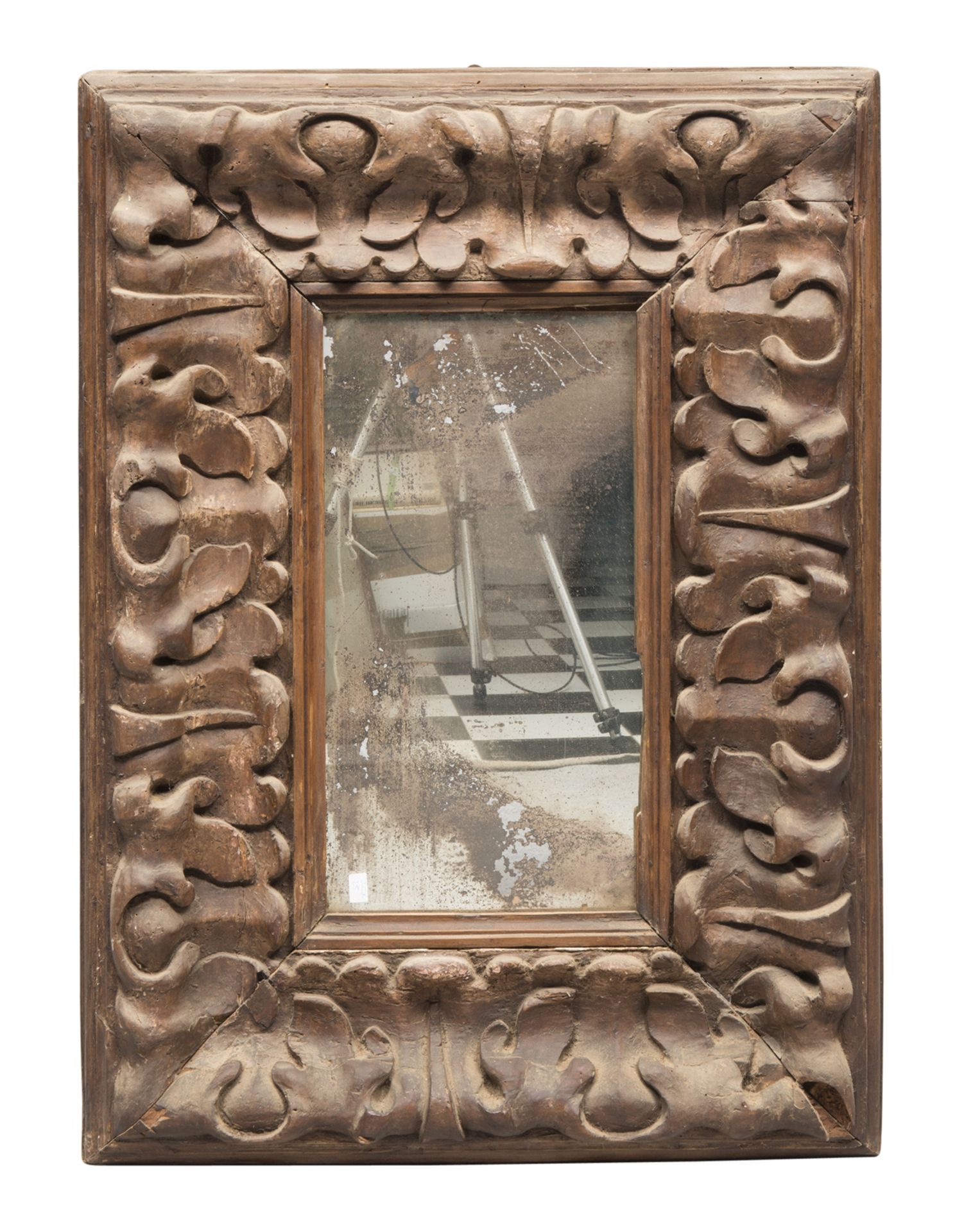 MIRROR IN GILTWOOD ELEMENTS OF THE 17TH CENTURY