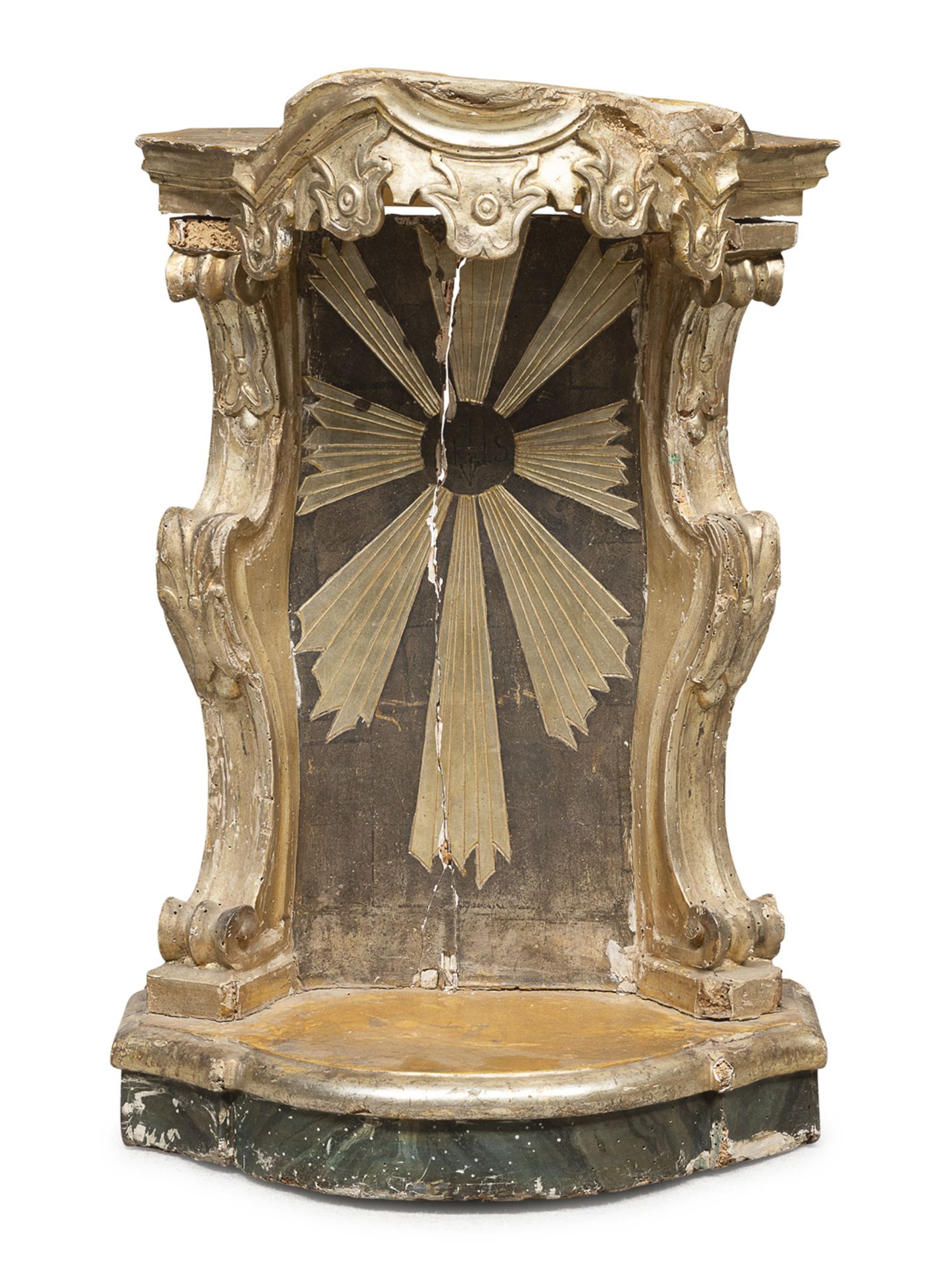 SMALL ALTAR IN GILTWOOD ELEMENTS OF THE 18TH CENTURY