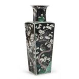 A CHINESE PORCELAIN POLYCHROME DECORATED ON BLACK GROUND VASE LATE 19TH EARLY 20TH CENTURY.