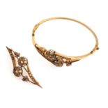 PARURE OF GOLD BANGLE AND BROOCH WITH DIAMONDS