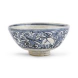 A CHINESE WHITE AND BLUE PORCELAIN BOWL 20TH CENTURY.