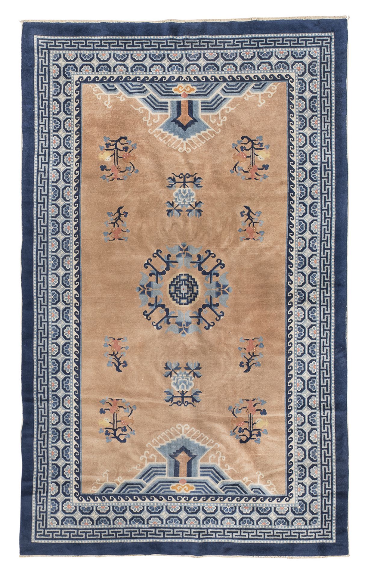 A CHINESE RUG. BEIJING MID-20TH CENTURY.