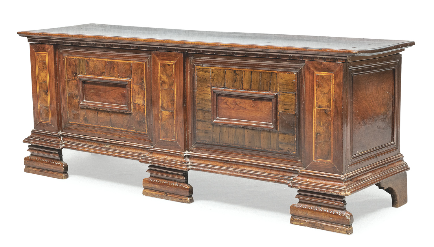 WALNUT CHEST VENETO 17th CENTURY