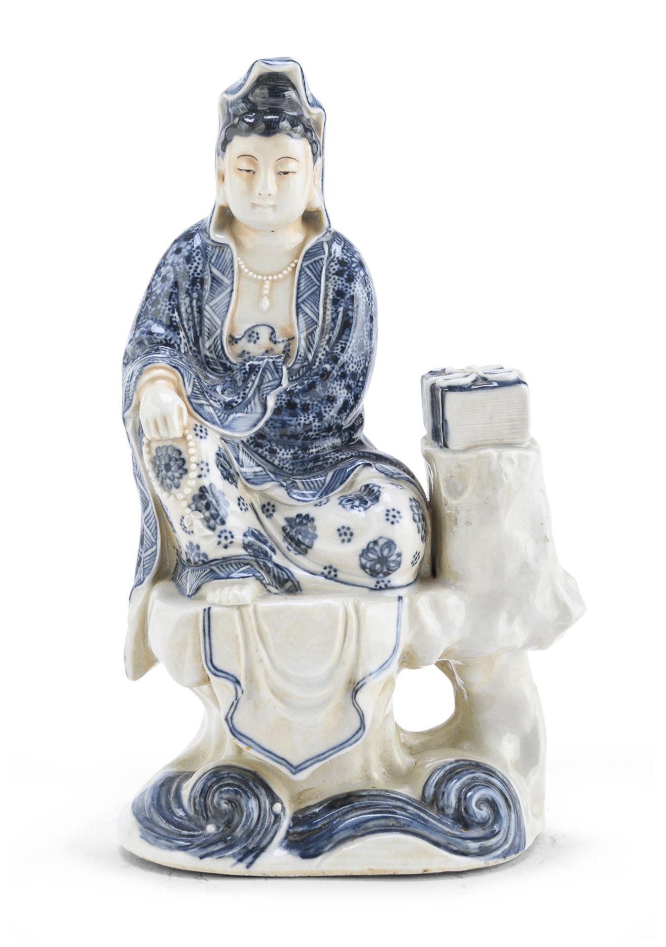 A CHINESE WHITE AND BLUE PORCELAIN SCULPTURE OF GUANYIN FIRST HALF 20TH CENTURY.