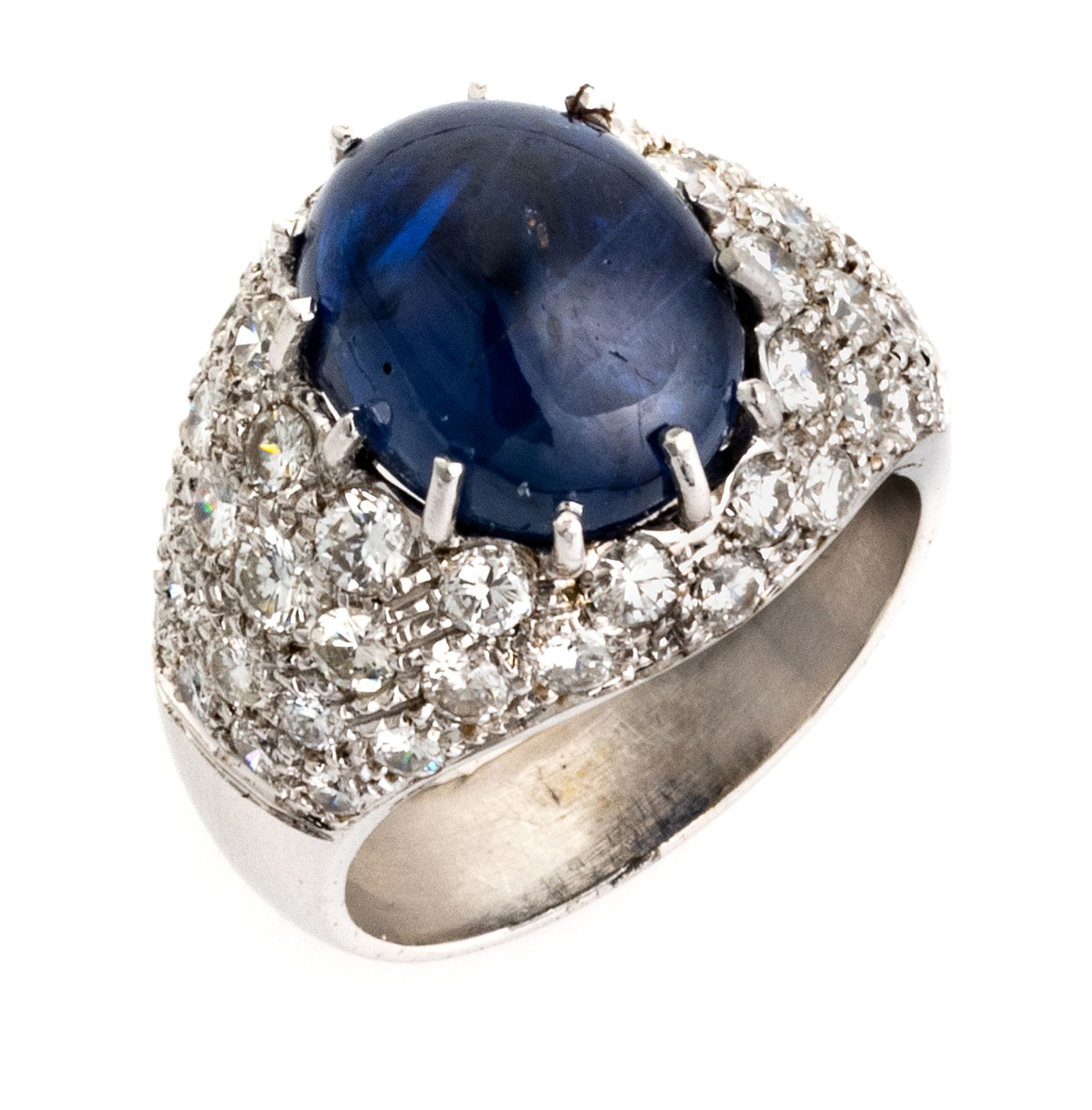 WHITE GOLD RING WITH CENTRAL SAPPHIRE