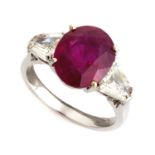 EXCEPTIONAL WHITE GOLD RING WITH RUBY AND DIAMONDS