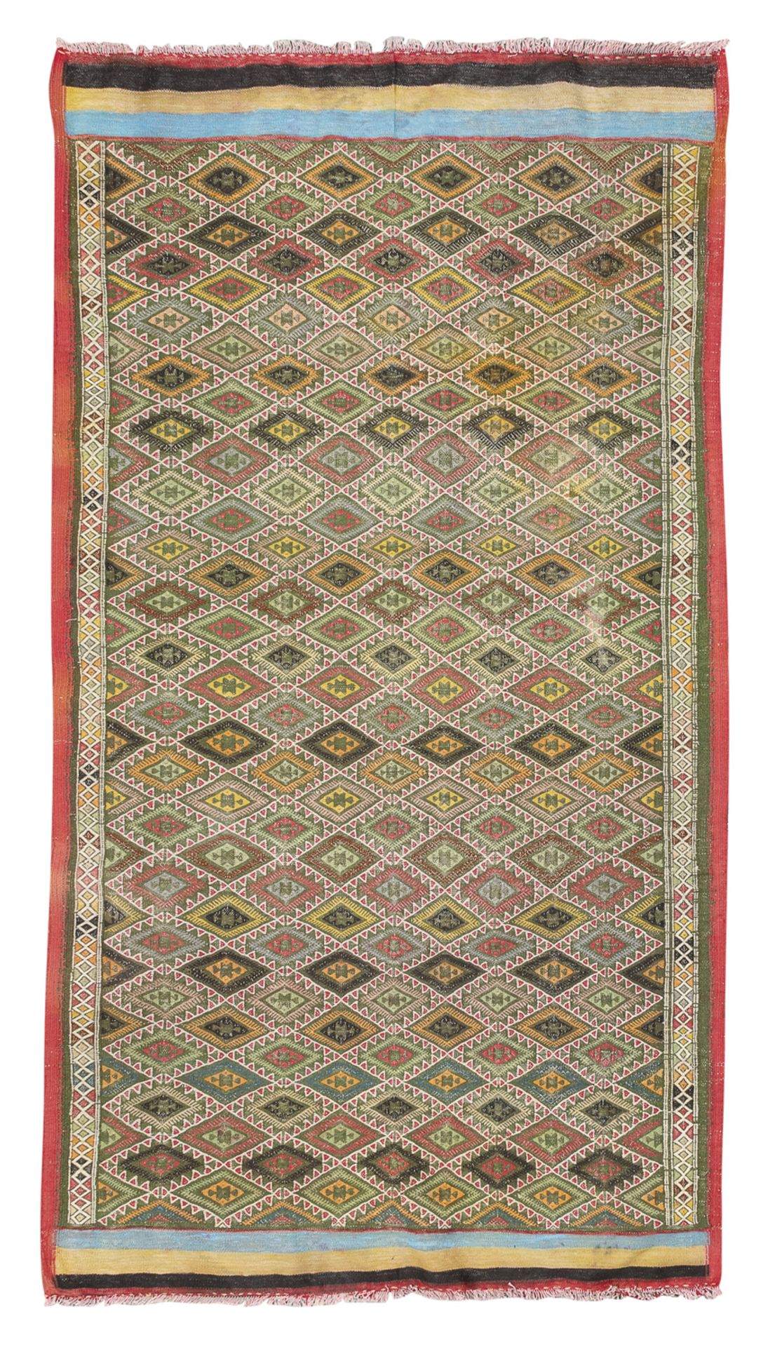 A PERSIAN CARPET EARLY 20TH CENTURY.