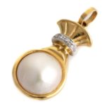 WHITE GOLD PENDANT WITH MABE PEARL AND DIAMONDS