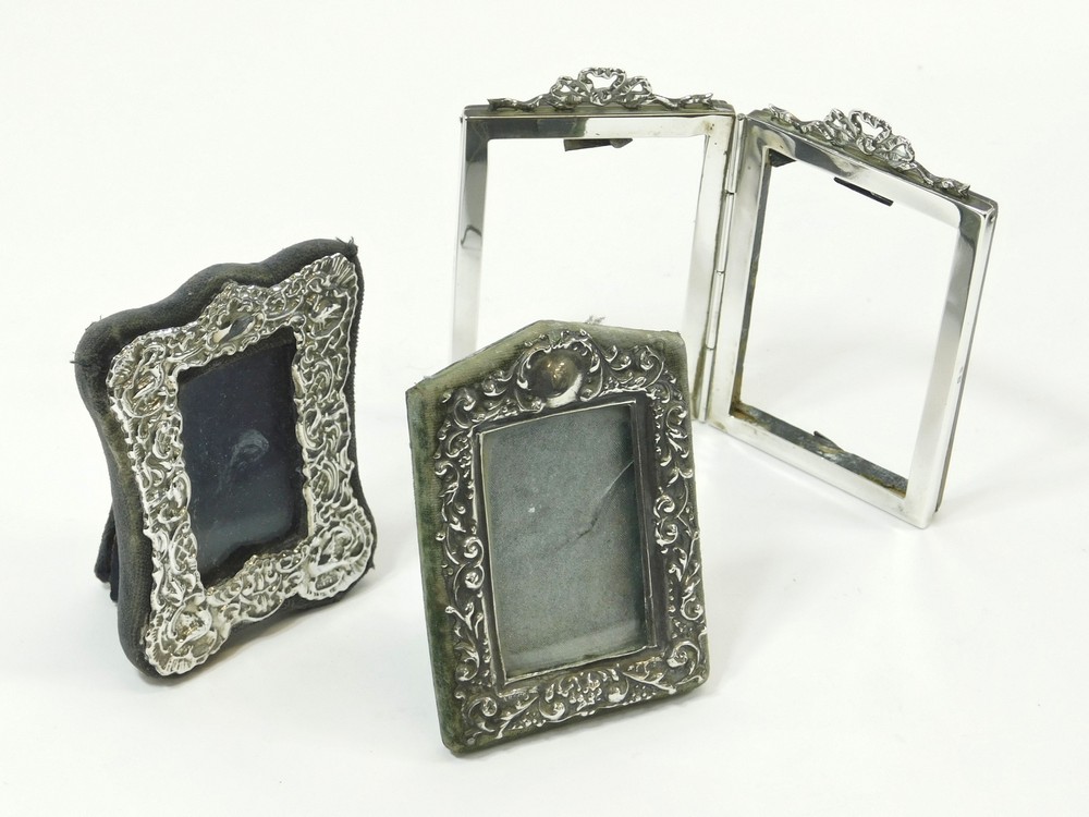 PHOTOGRAPH FRAMES.