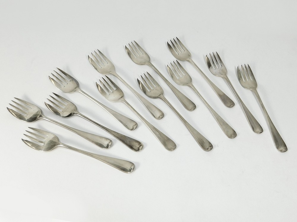 PASTRY FORKS.