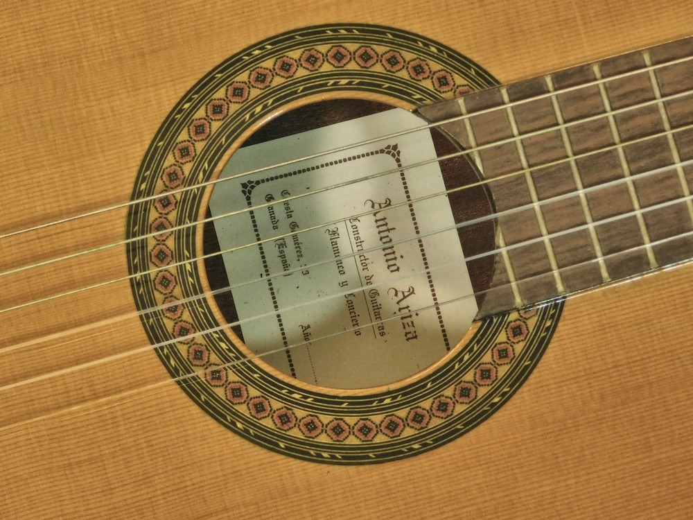 ARIZA FLAMENCO GUITAR. - Image 4 of 4