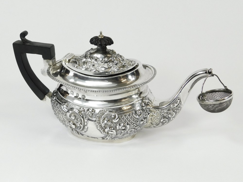 SILVER TEAPOT.