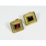 GARNET EARRINGS.