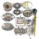 A group of jewellery, comprising an Art Nouveau silver brooch, possibly Charles Horner, of oval form
