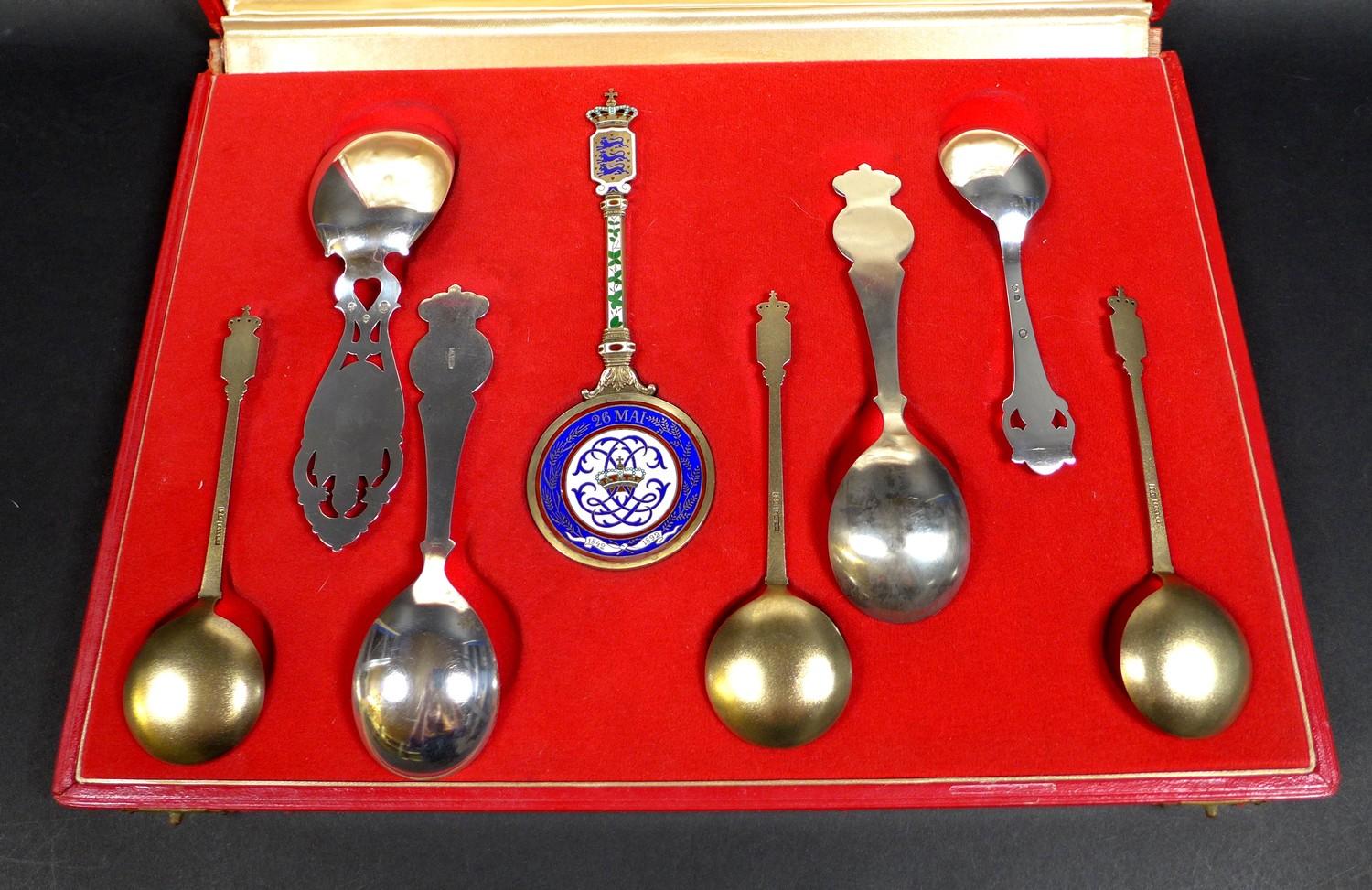 A cased set of Danish commemorative silver spoons, comprising a Christian IX and Queen Louise - Image 3 of 5