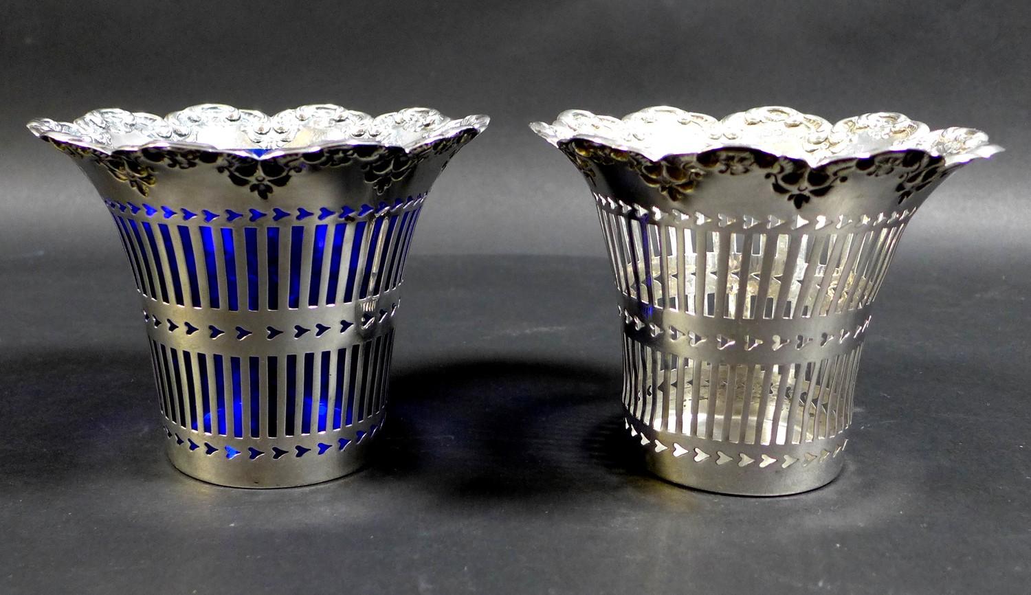 A pair of Edwardian silver baskets, of decagon form with shaped scroll rims and pierced decoration - Image 3 of 7