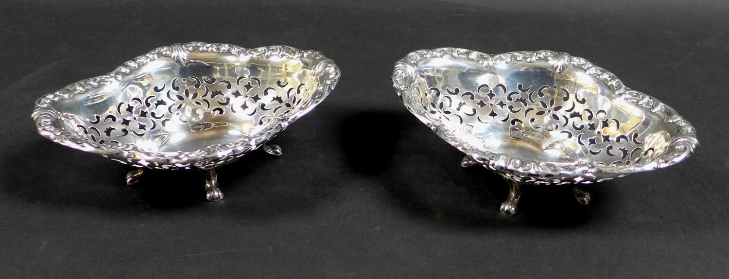 A pair of early 20th century Canadian silver bon bon dishes, of quatrefoil form, each bowl with - Image 2 of 7