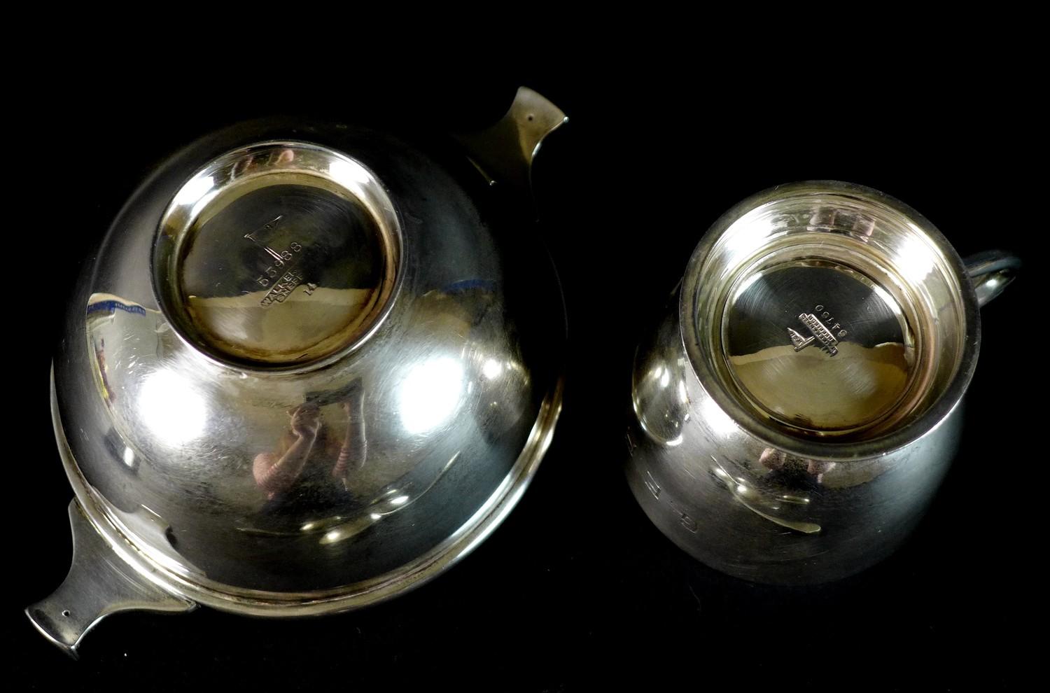 A group of silver table items, comprising a George V quaich, engraved 'G.E.P. 1934', Walker and - Image 7 of 7