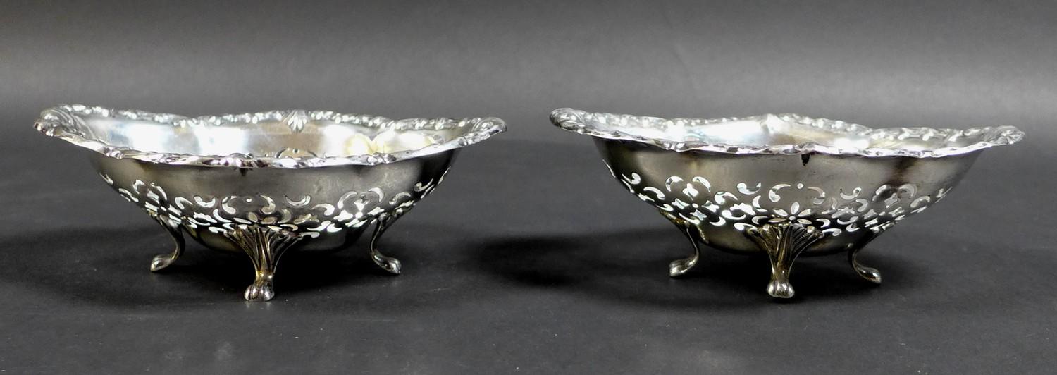 A pair of early 20th century Canadian silver bon bon dishes, of quatrefoil form, each bowl with - Image 3 of 7