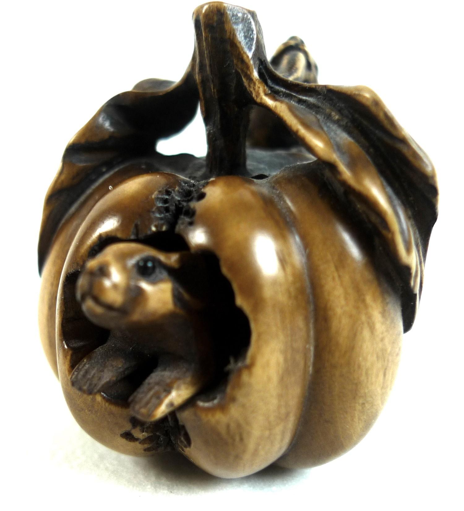 Two Japanese boxwood netsuke, Meiji period, one modelled as two mice eating a pumpkin, with one - Image 5 of 9