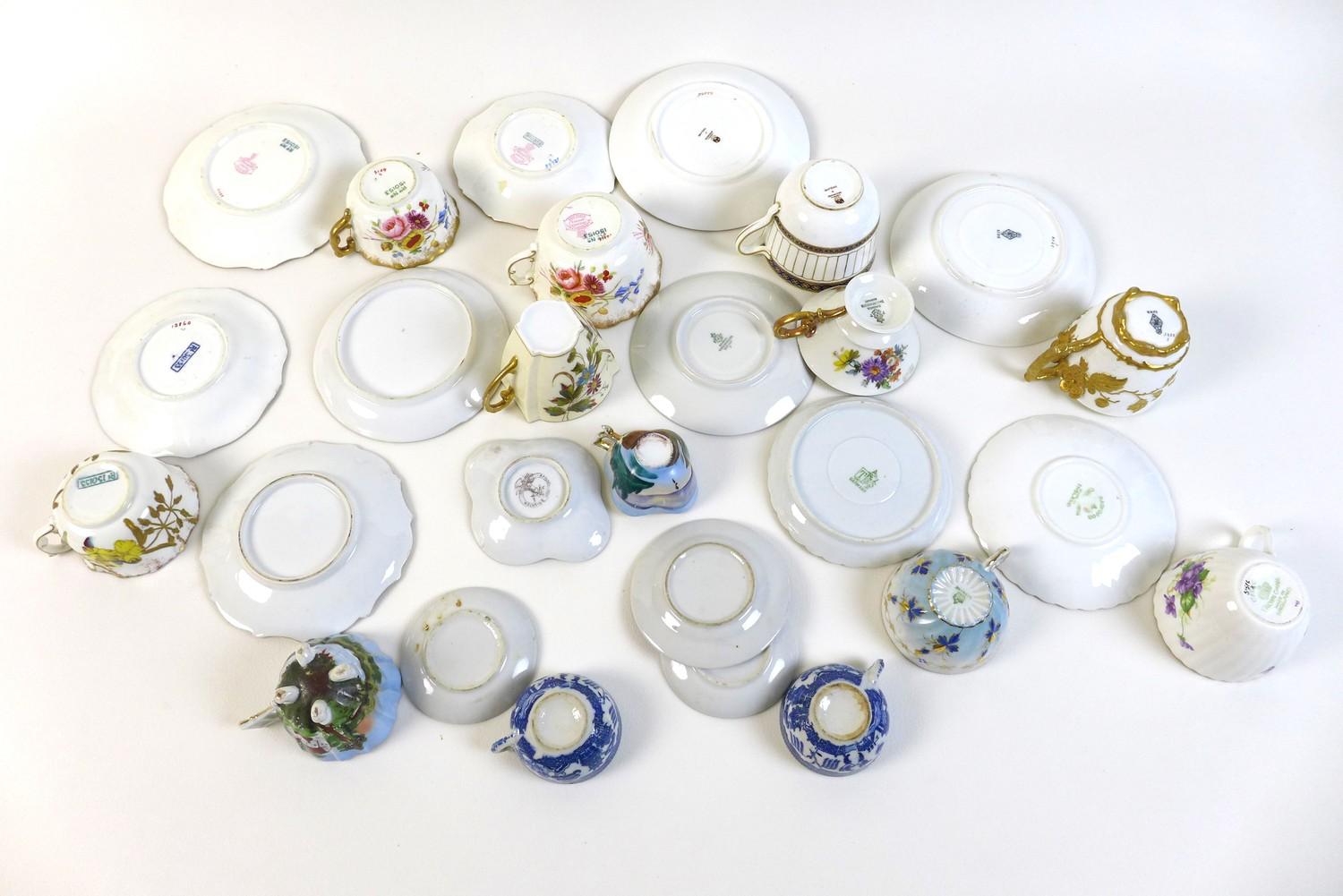 A group of thirteen teacups and saucers, together with an extra blue and white saucer. (14) - Image 2 of 2