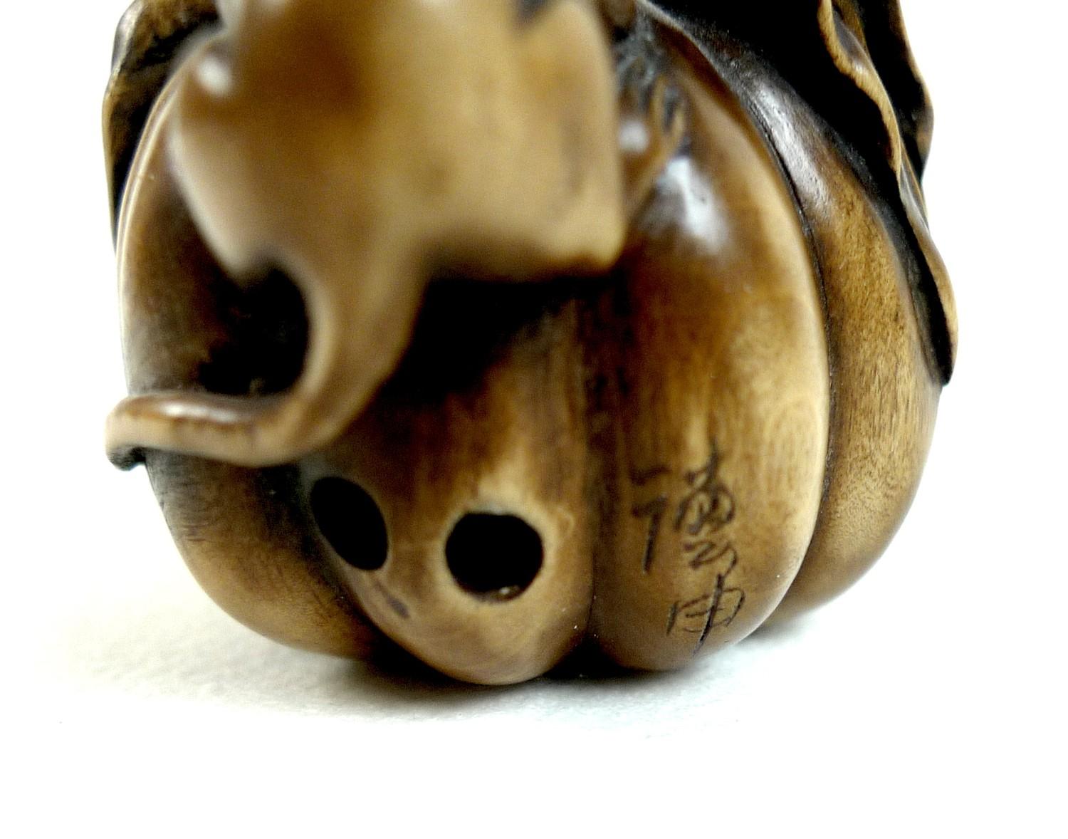 Two Japanese boxwood netsuke, Meiji period, one modelled as two mice eating a pumpkin, with one - Image 8 of 9