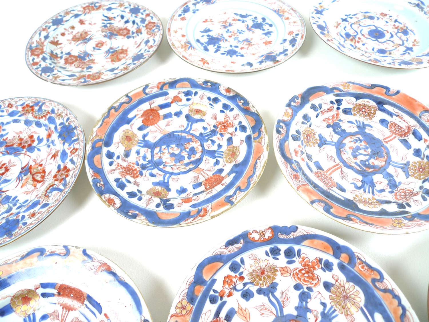 A group of thirteen 19th century Chinese Export porcelain circular dishes, all decorated in - Image 2 of 4
