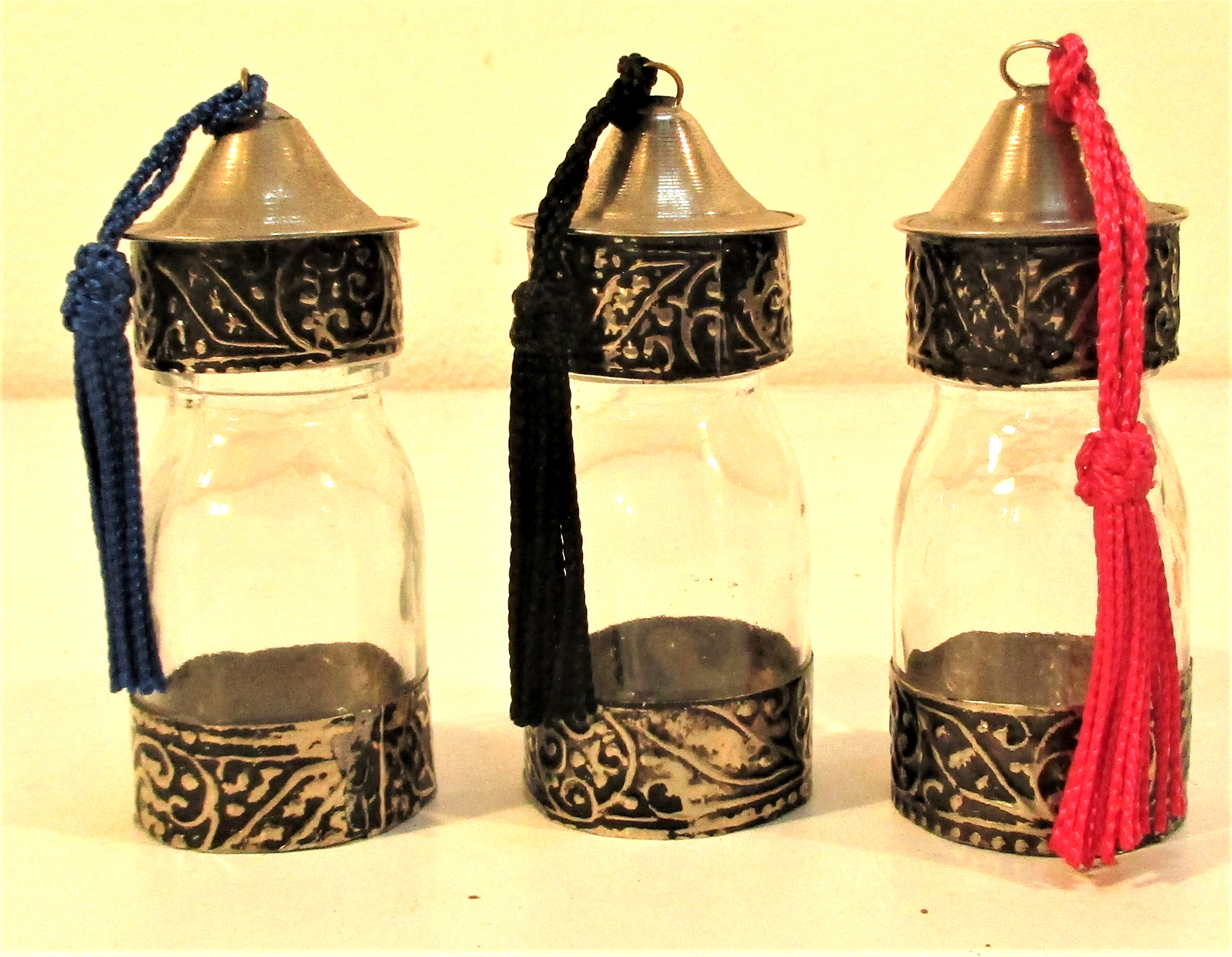 Set of 3 traditional glass perfume bottles from Morocco. Each 8 x 3cm. New