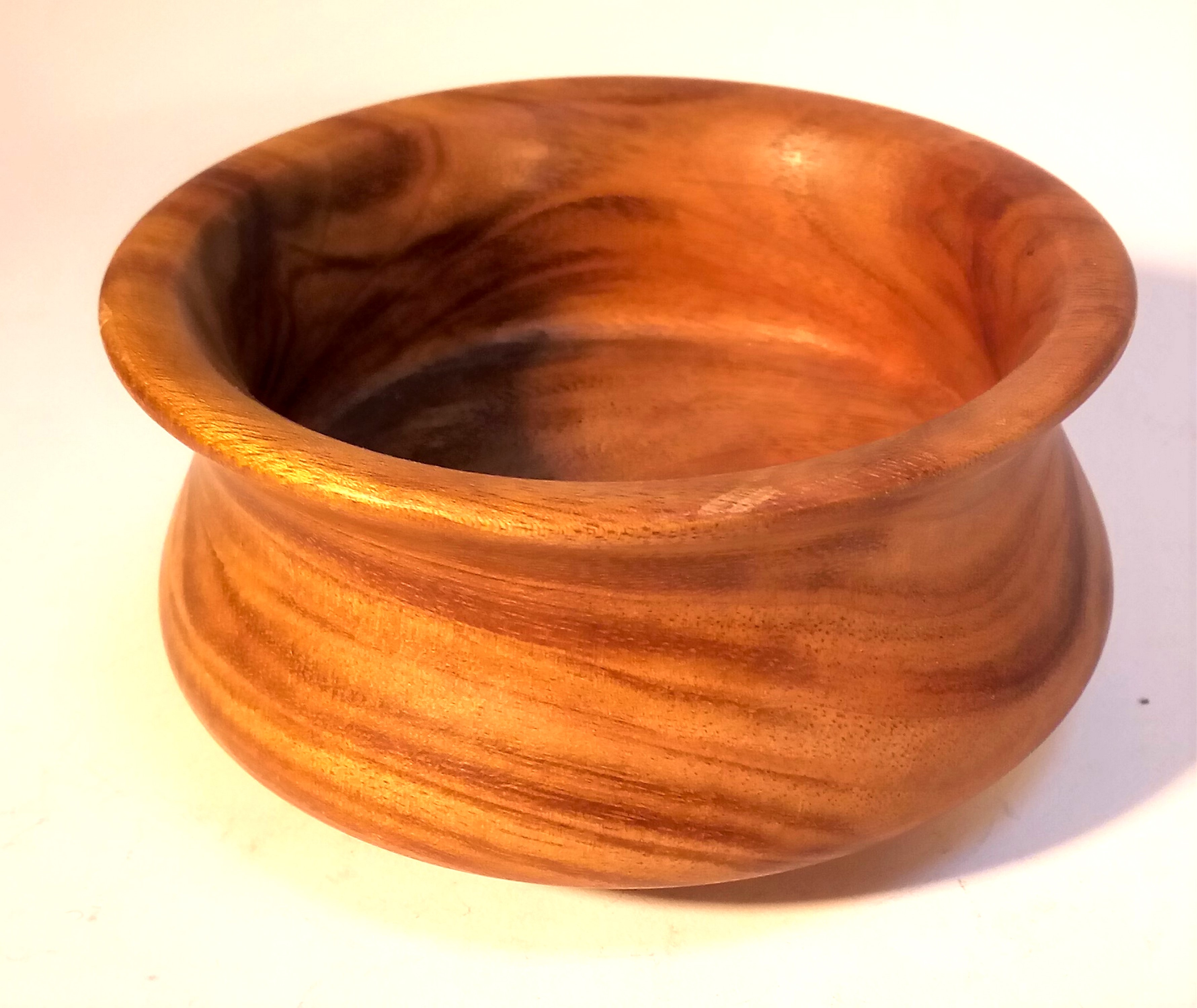 Turned hardwood dish from Indonesia. 10diam x 5cm. New