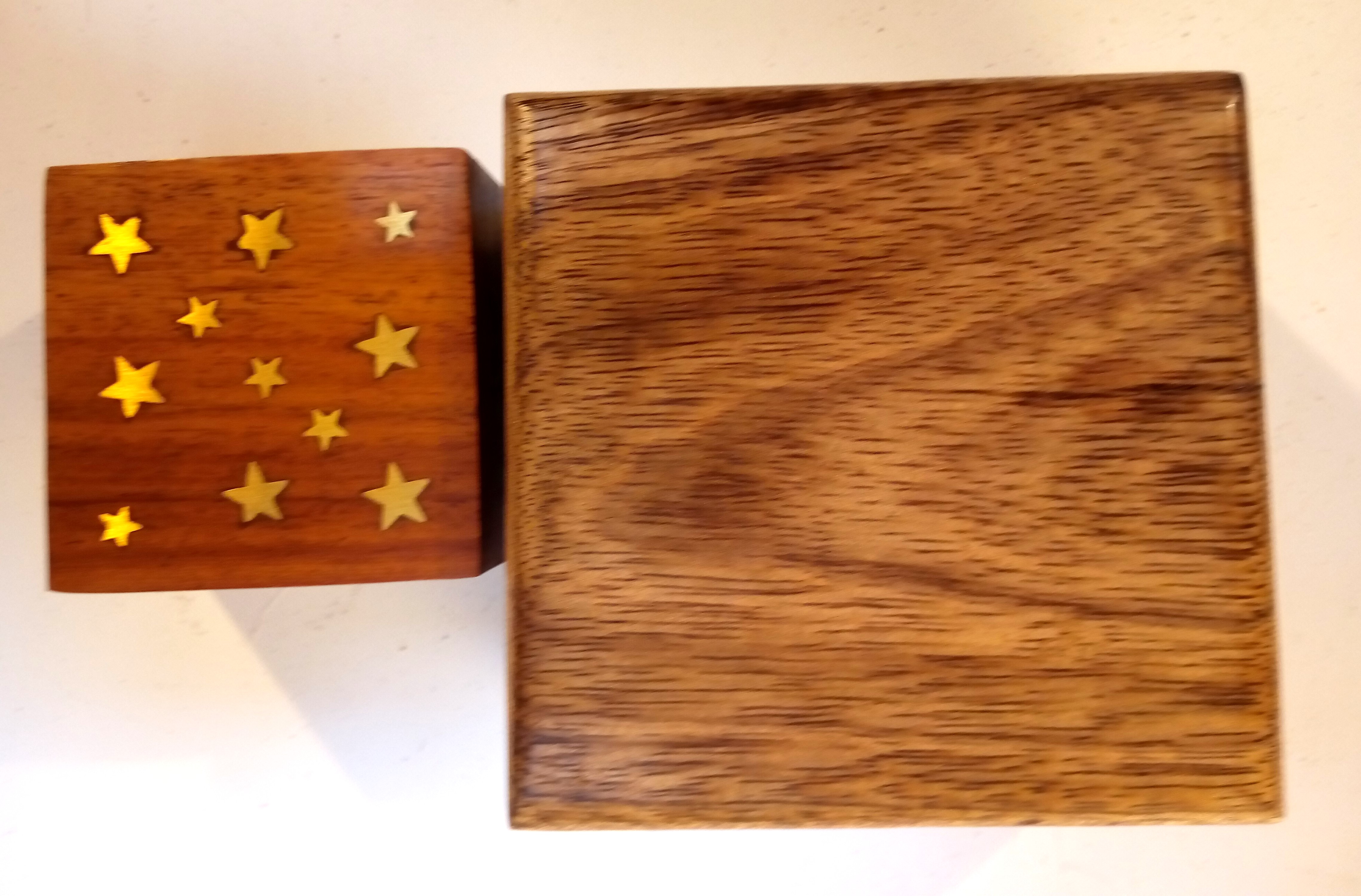 Two boxes from India. A square storage box of Mango wood with lid and a small hardwood trinket box - Image 3 of 3