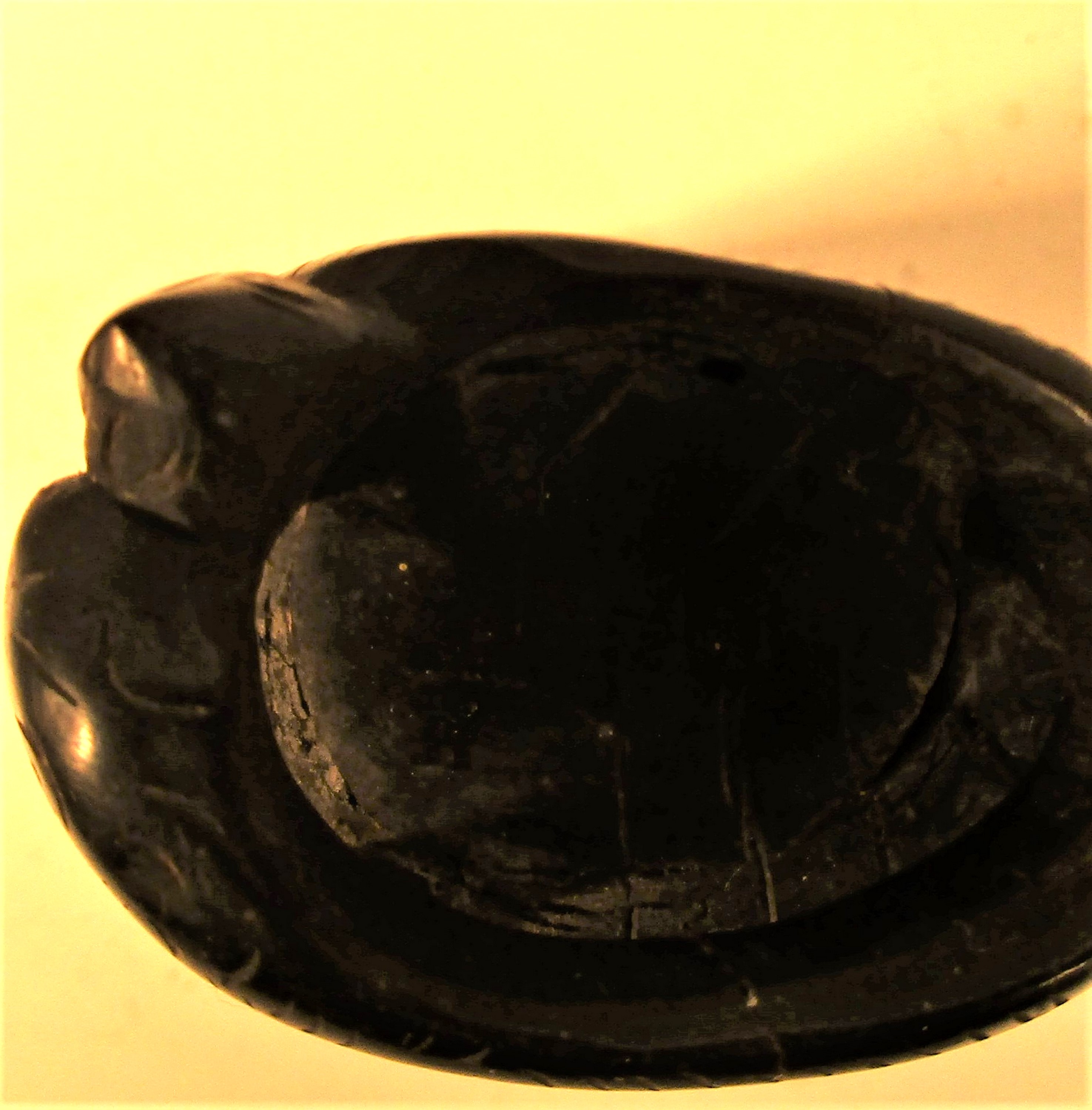 Horn ignition powder container, Torba Batak. Made from water buffalo horn.15 x 7cm. Late 20th c. - Image 2 of 4