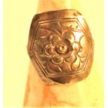 Antique Mandarin Chinese ring with flower.