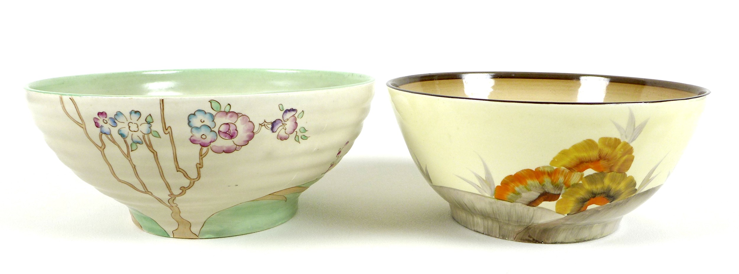 A Clarice Cliff Rhodanthe bowl, with green backstamp for Royal Staffordshire Pottery, A. J. - Image 3 of 7