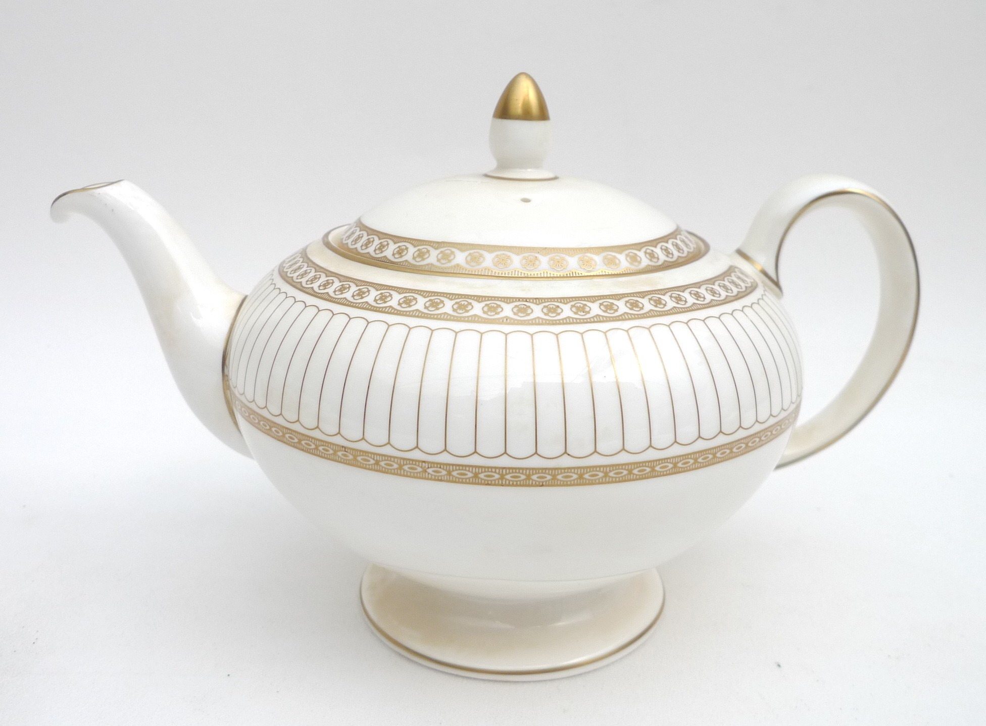 A Wedgwood part tea service, decorated in the 'Colonnade' pattern, W4339, comprising of eight cups - Image 3 of 6