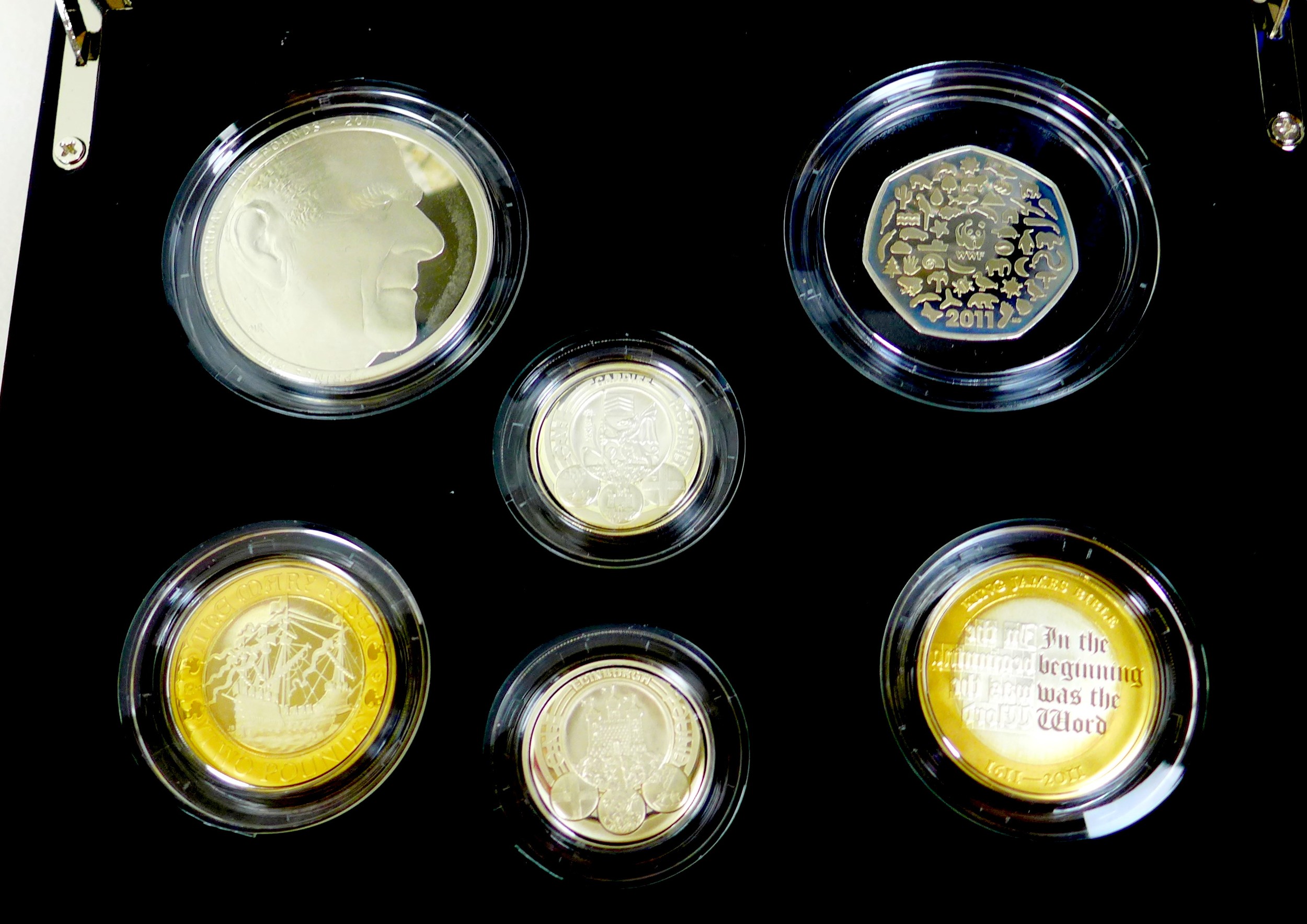 A group of three Elizabeth II Royal Mint UK Piedfort coin sets, comprising 'United Kingdom 2006 - Image 5 of 7