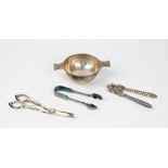 A Scottish sliver twin handled quaich, length (including handles) 15cm, Edinburgh 1919,