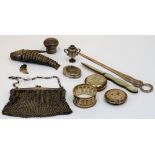 Silver and silver mounted wares, comprising; a lady's chain mesh purse/bag, import mark London 1916,