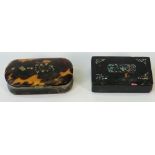 A 19th century tortoiseshell snuff box, 8cm wide,