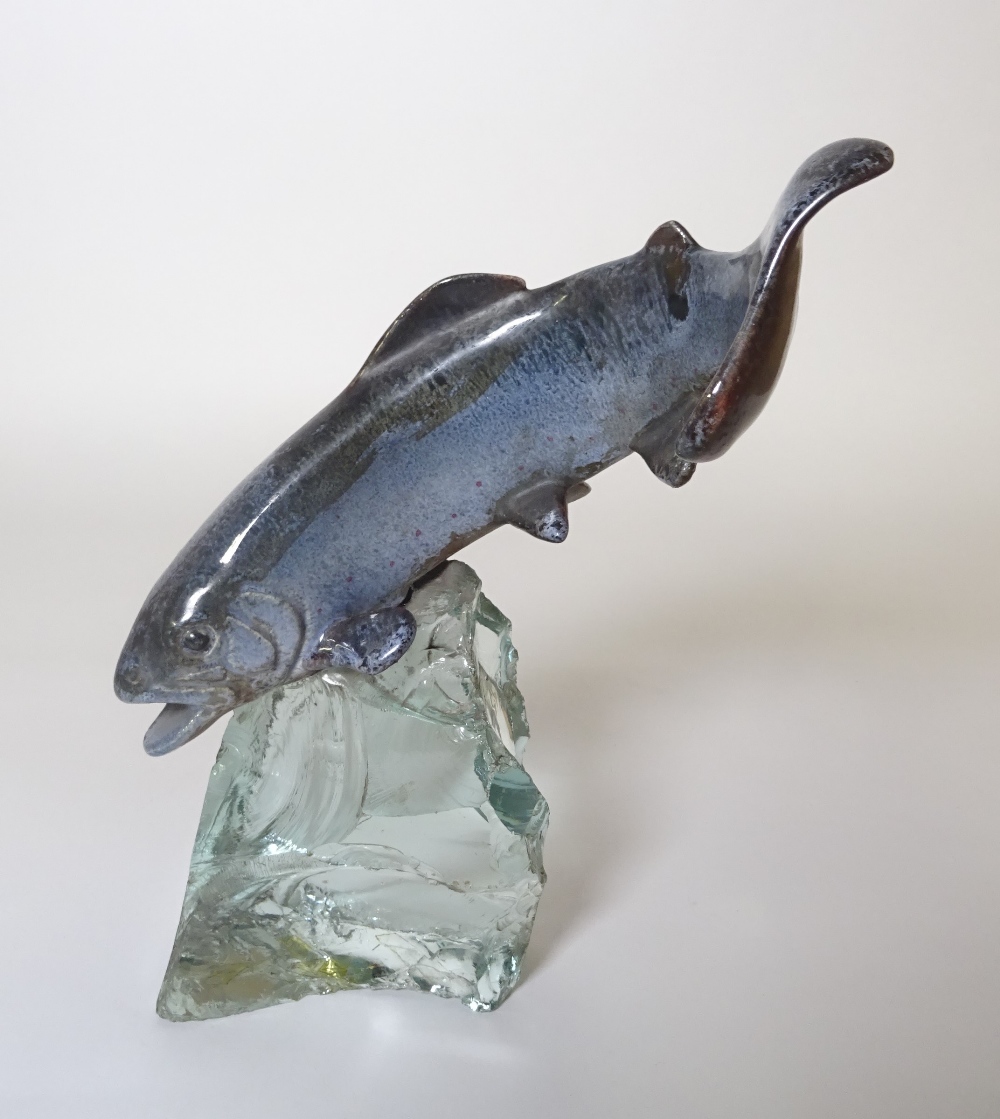 Two Beswick fish, (a.f.), two Murano style glass fish and another model of a fish, (5). - Image 8 of 11