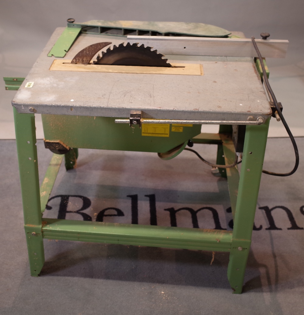 A modern electric table saw. Condition Report Not sold as working.