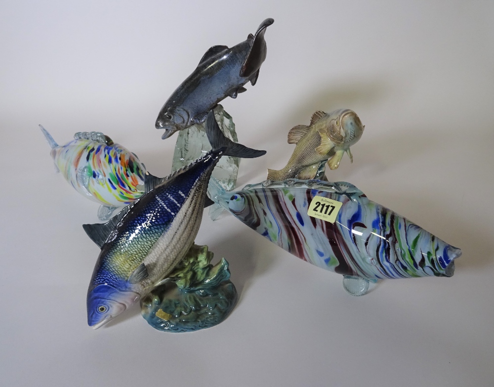 Two Beswick fish, (a.f.), two Murano style glass fish and another model of a fish, (5).