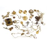 A group of jewellery, (qty)